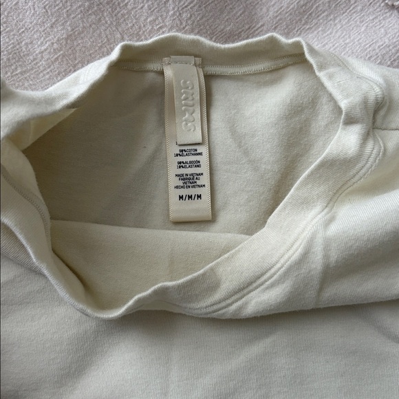 Skims COTTON JERSEY LONG SLEEVE T-SHIRT | BONE - BONE / M x 1 - Picture 12 of 12